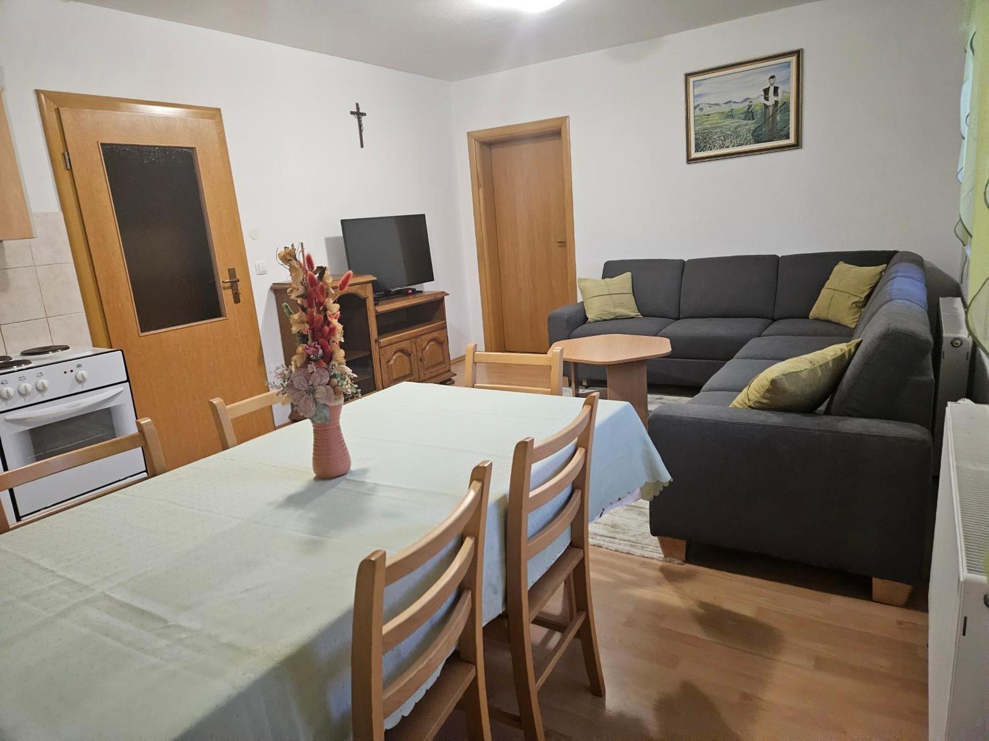 Apartman M. Rados Kupres  Buitenkant foto